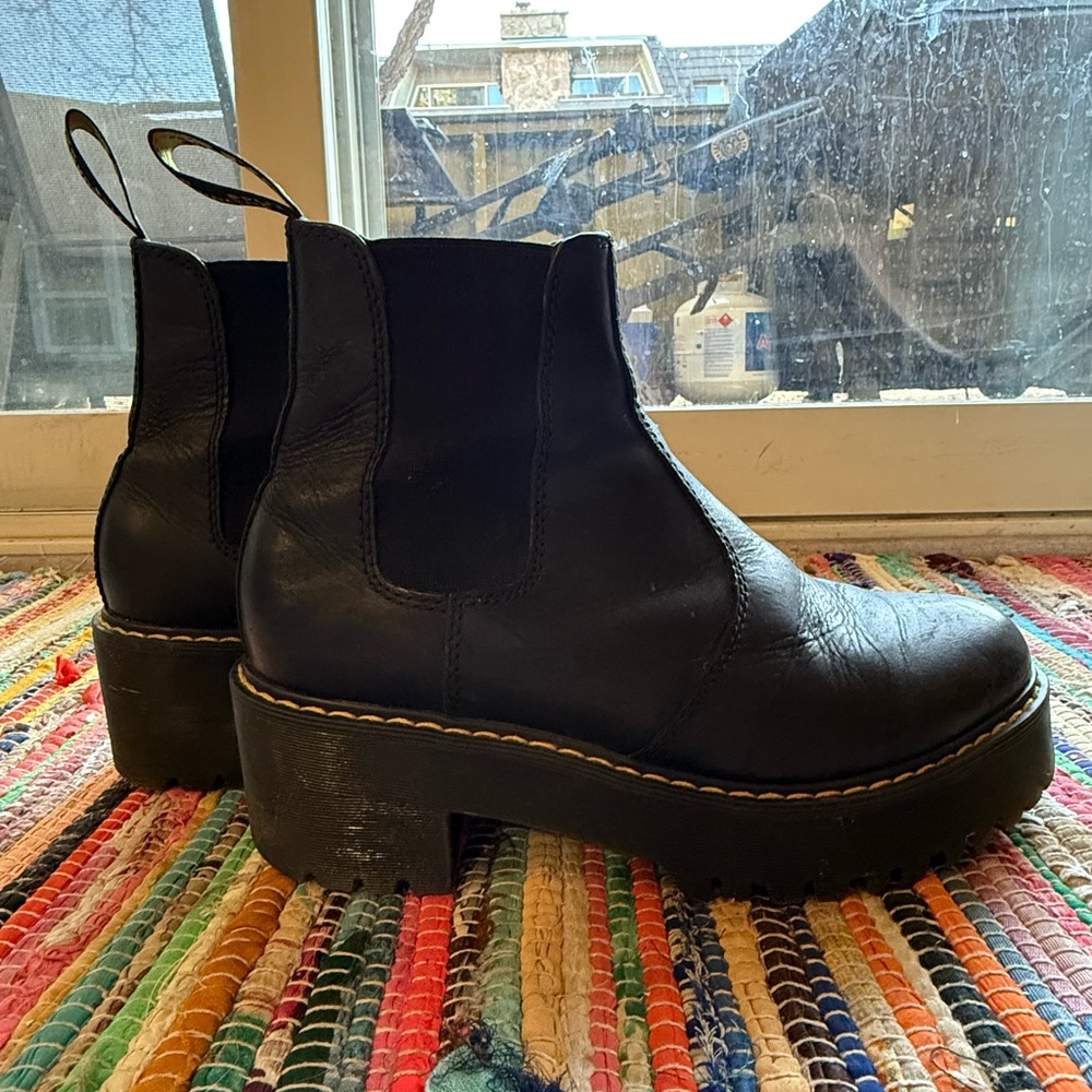 Dr. Martens Rometty Wyoming Leather Platform Chelsea Boots - Black